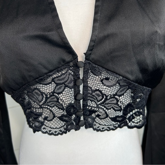 Nasty Gal Lace Long Sleeve Satin Balloon Sleeve Crop Top Black Size 8 - Picture 3 of 11